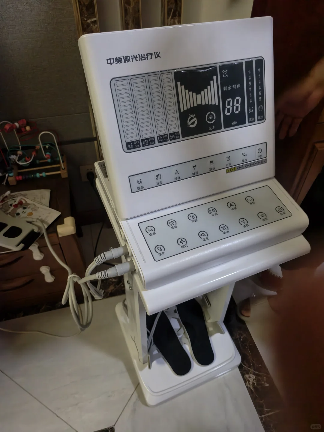 理疗仪暴利,老年人受骗陷阱