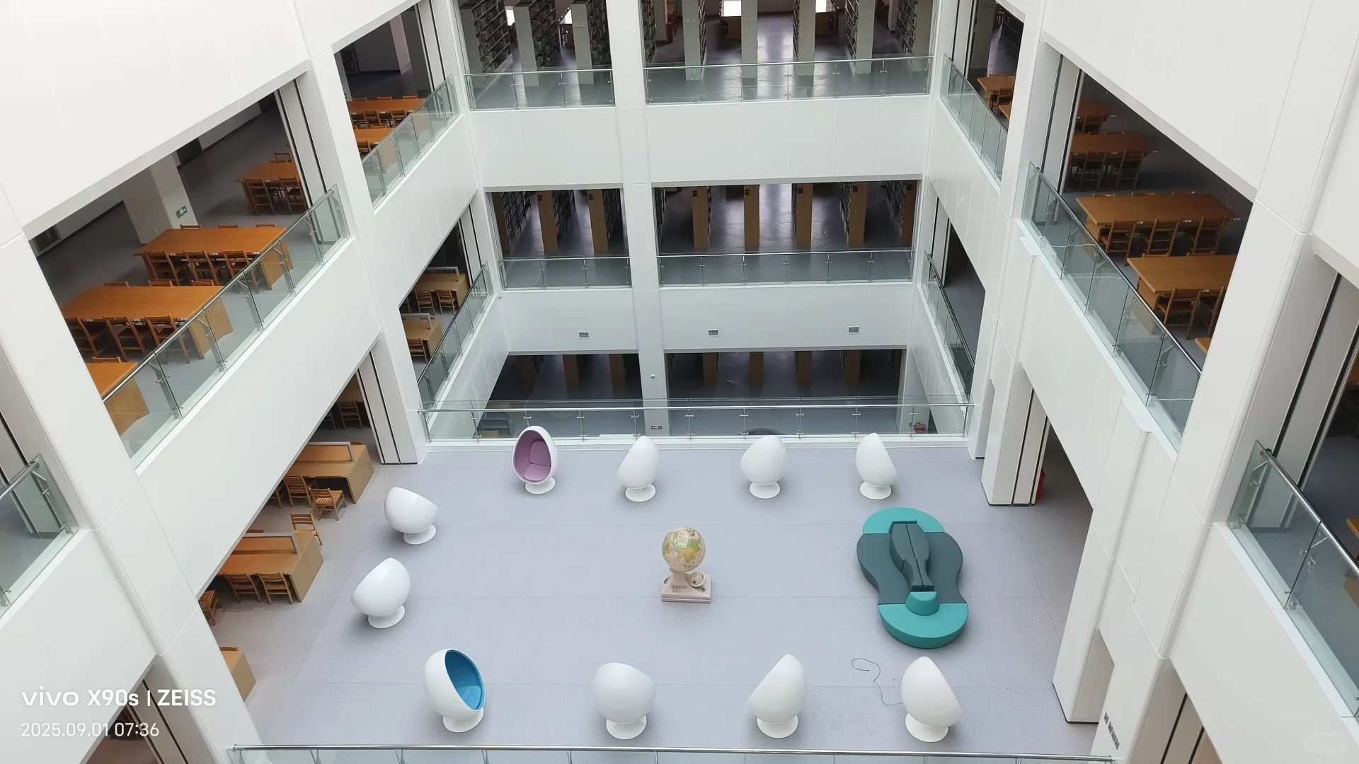 河地大图书馆，太高级了吧！