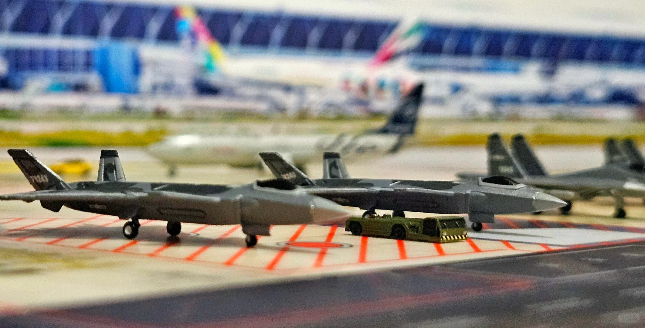 1/400 军民两用机场！