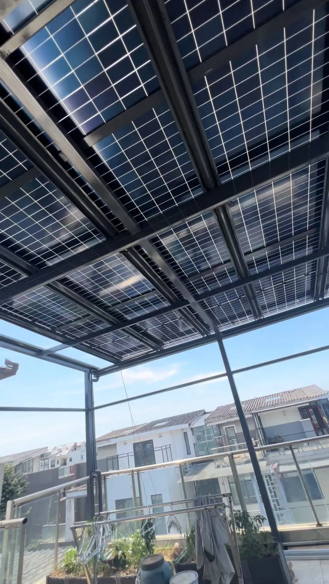 组件采用国内一线品牌质保30年电效