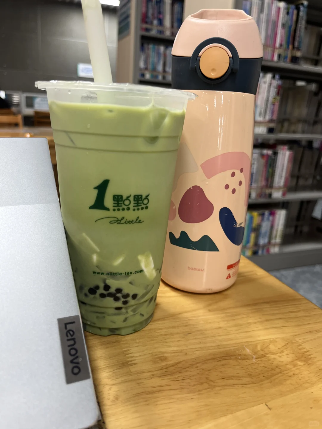 今天去图书馆学习了，心情舒畅了