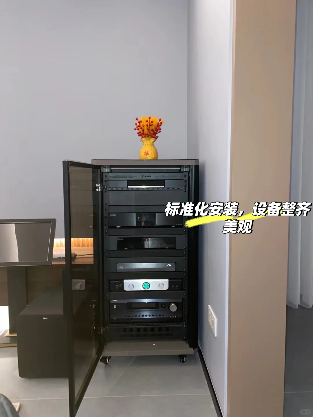 这哪是机柜？分明是科技堡垒！