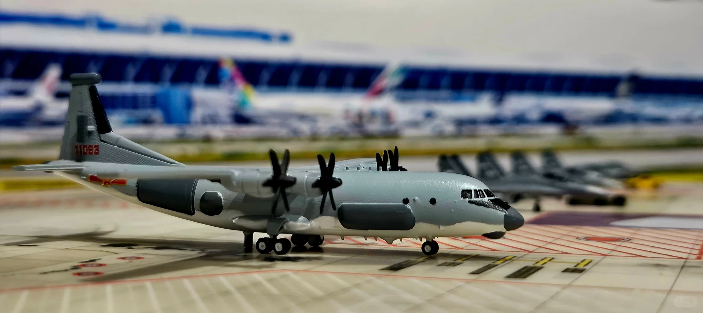 1/400 军民两用机场！