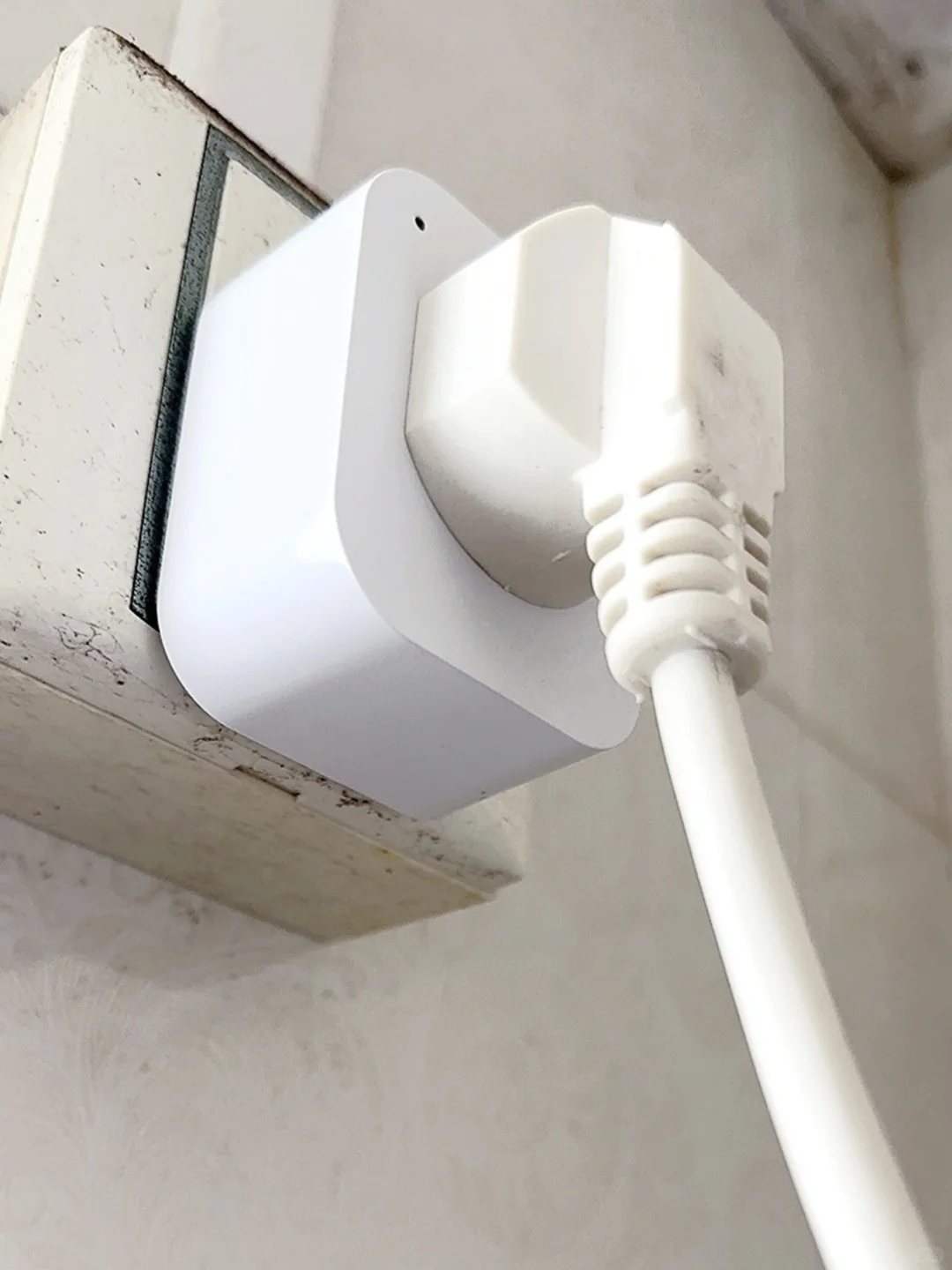 电表跑得快，请电工花了186块，后悔了！