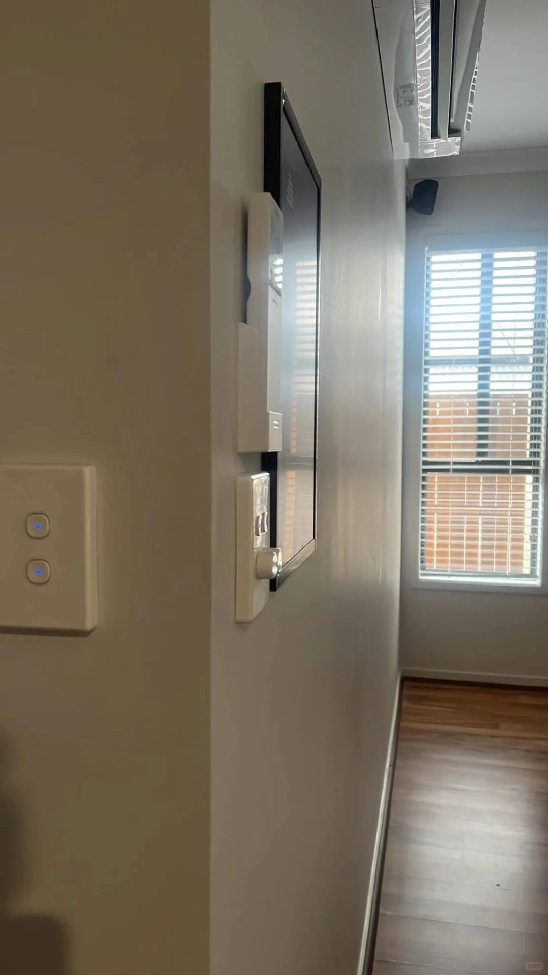 家庭智能控制面板（Smart Home Dashboard）