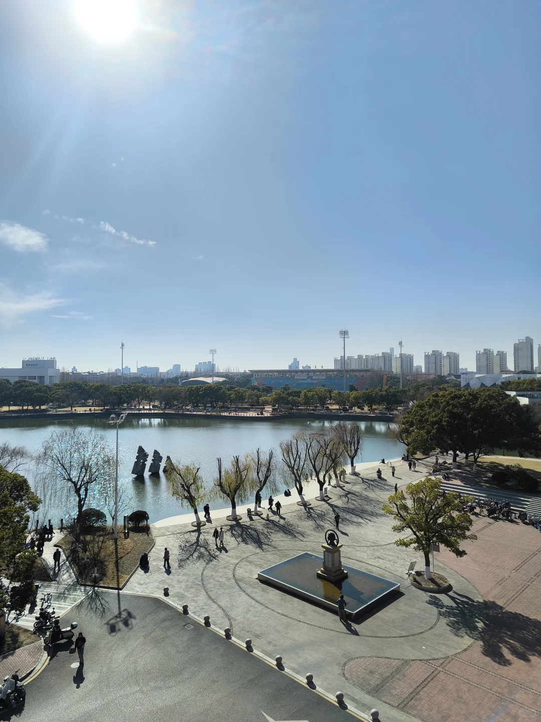 期末考试后的上海交通大学图书馆