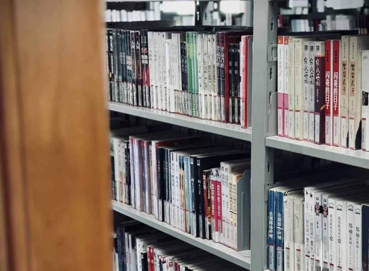 衡水学院图书馆相当豪华！？