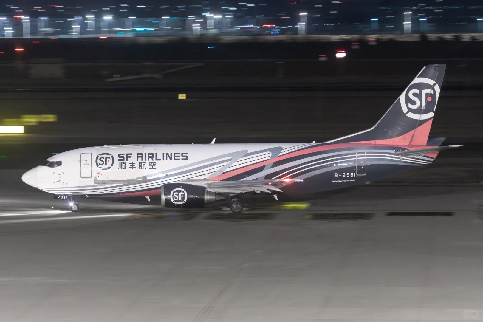 顺丰机长?‍✈️：你见过凌晨三点的北京吗？