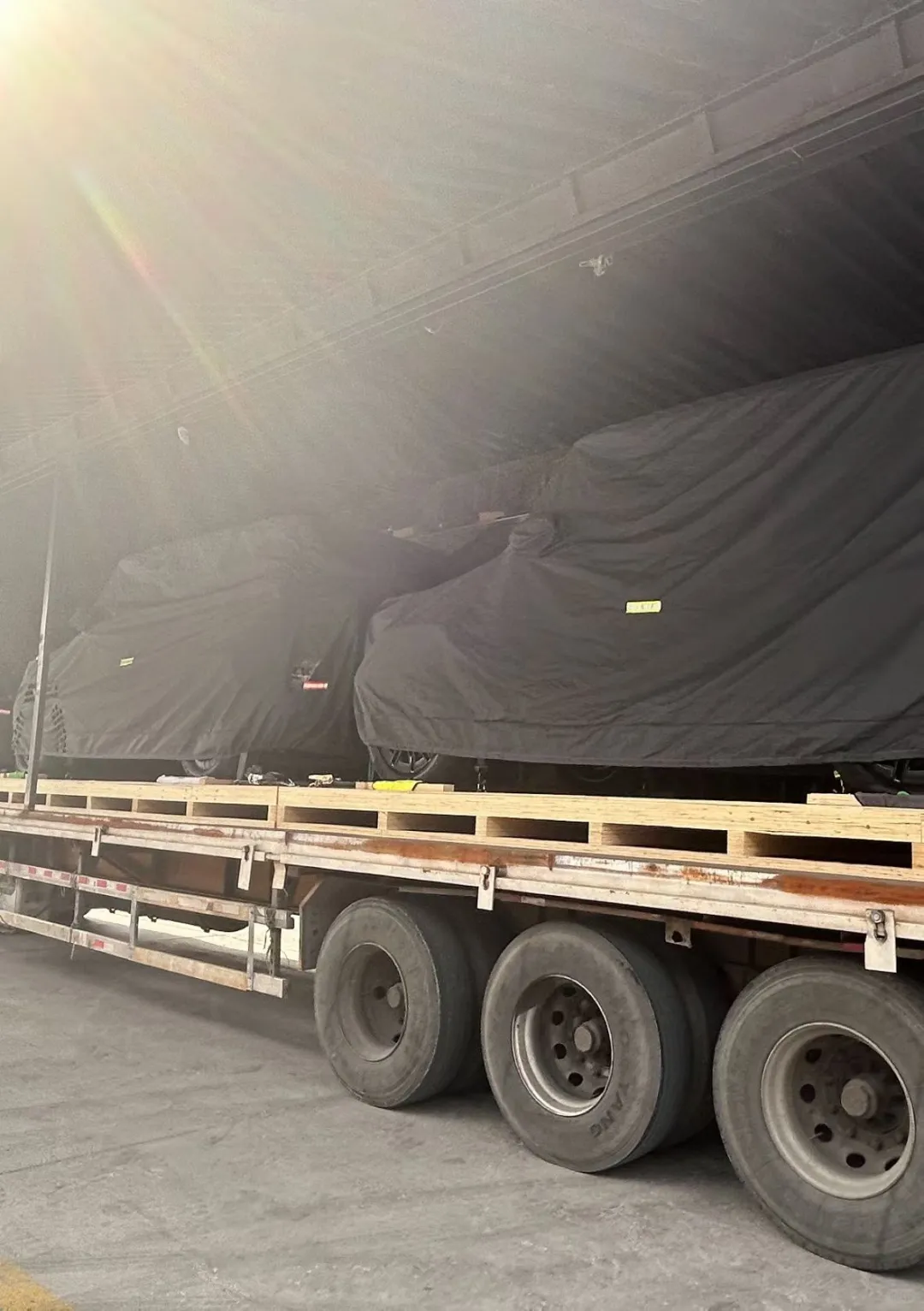 汽车出口飞机空运运输。