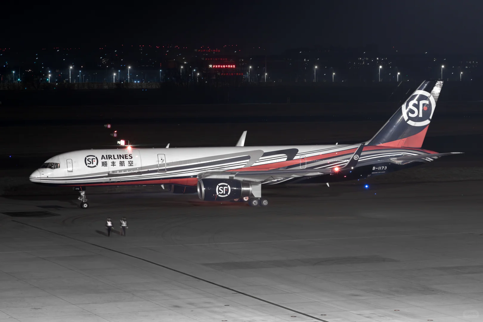 顺丰机长?‍✈️：你见过凌晨三点的北京吗？