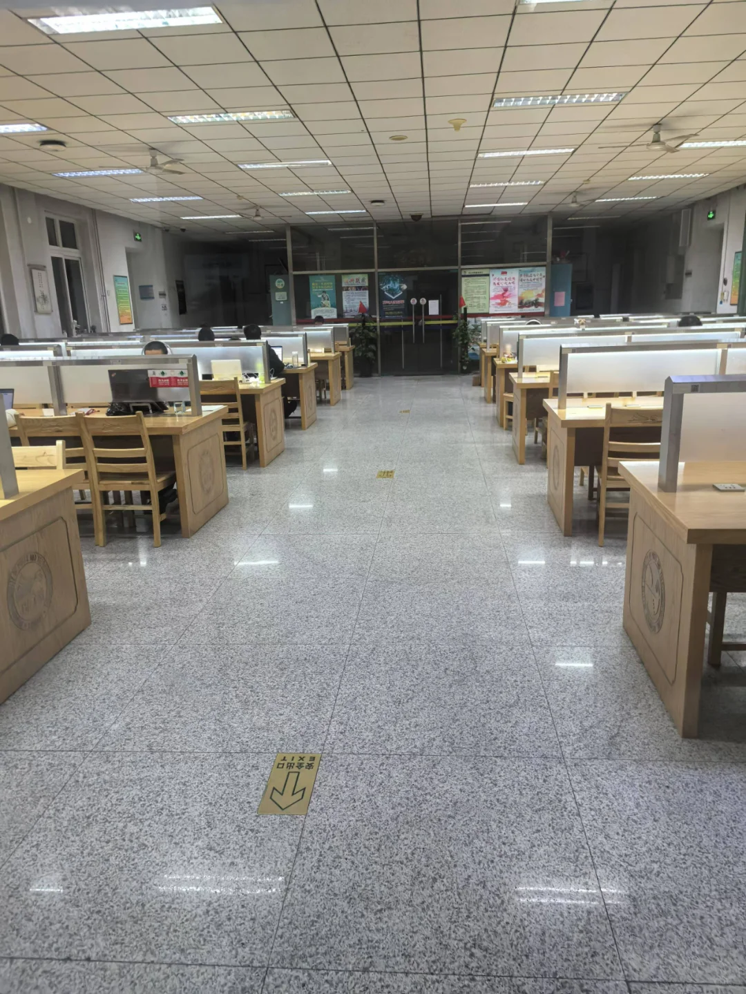 大学生真不要一直待在图书馆