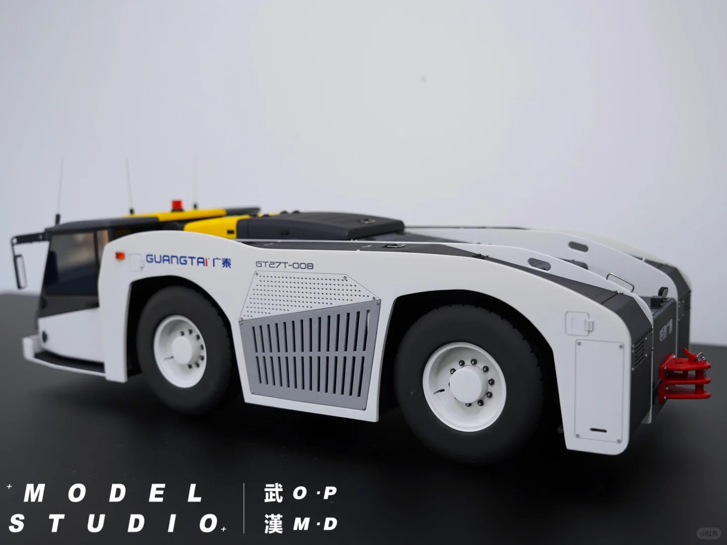 27吨飞机牵引车 | 3D打印硬质1/8展示模型