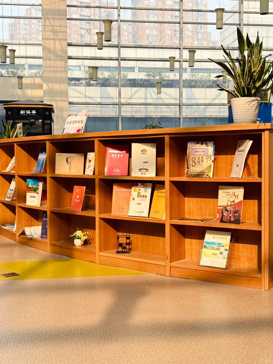 不止迪迦，图书馆里也有“光”的力量