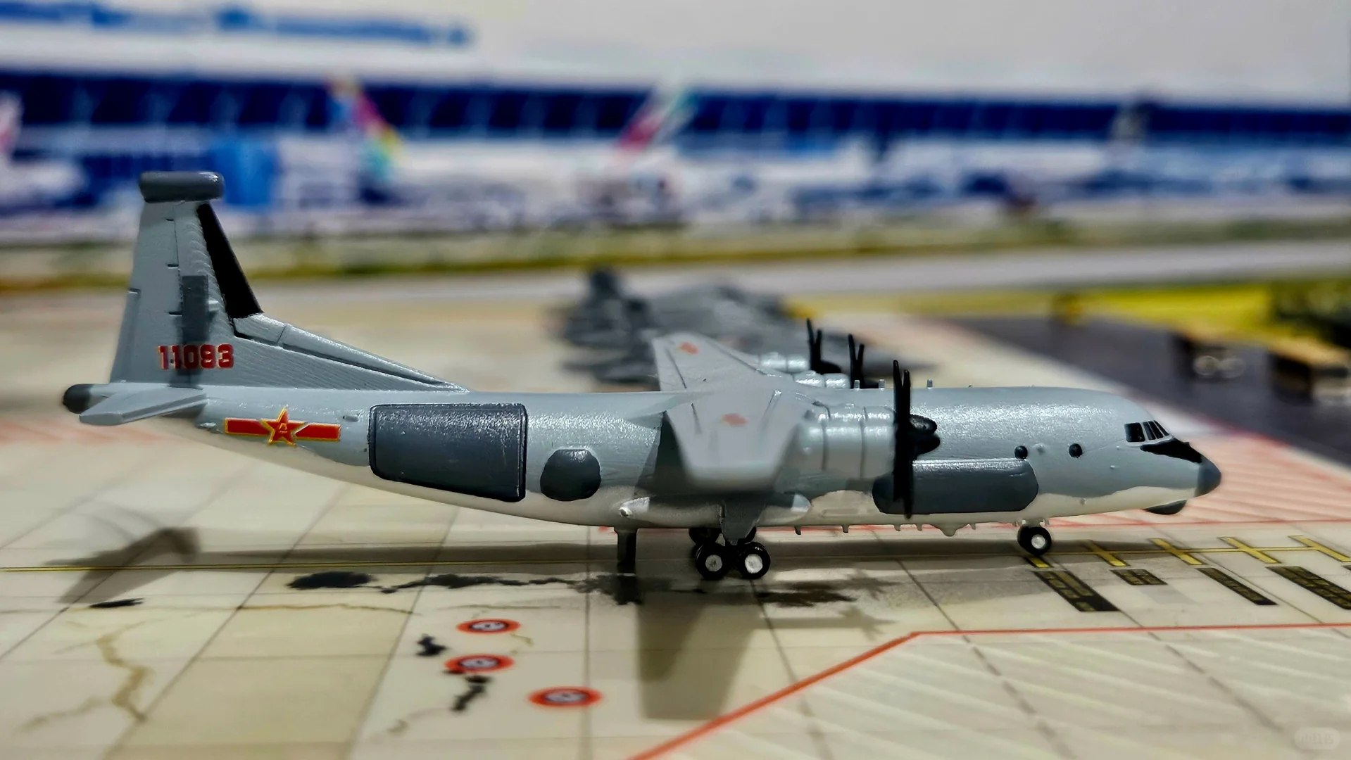 1/400 军民两用机场！