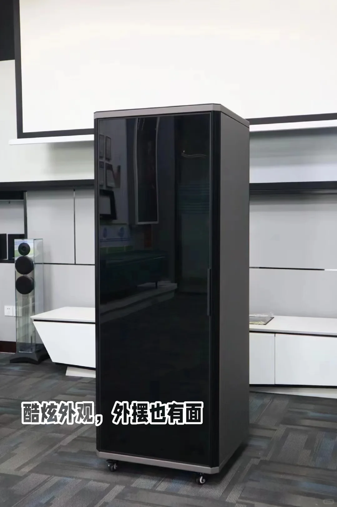 这哪是机柜？分明是科技堡垒！