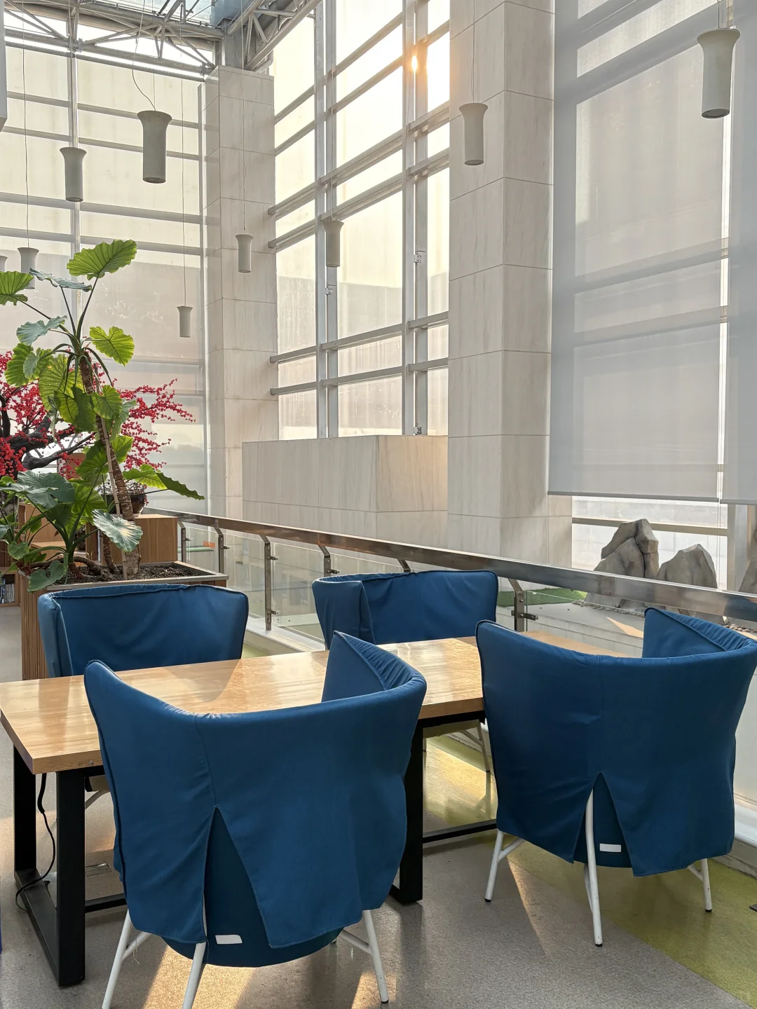 不止迪迦，图书馆里也有“光”的力量