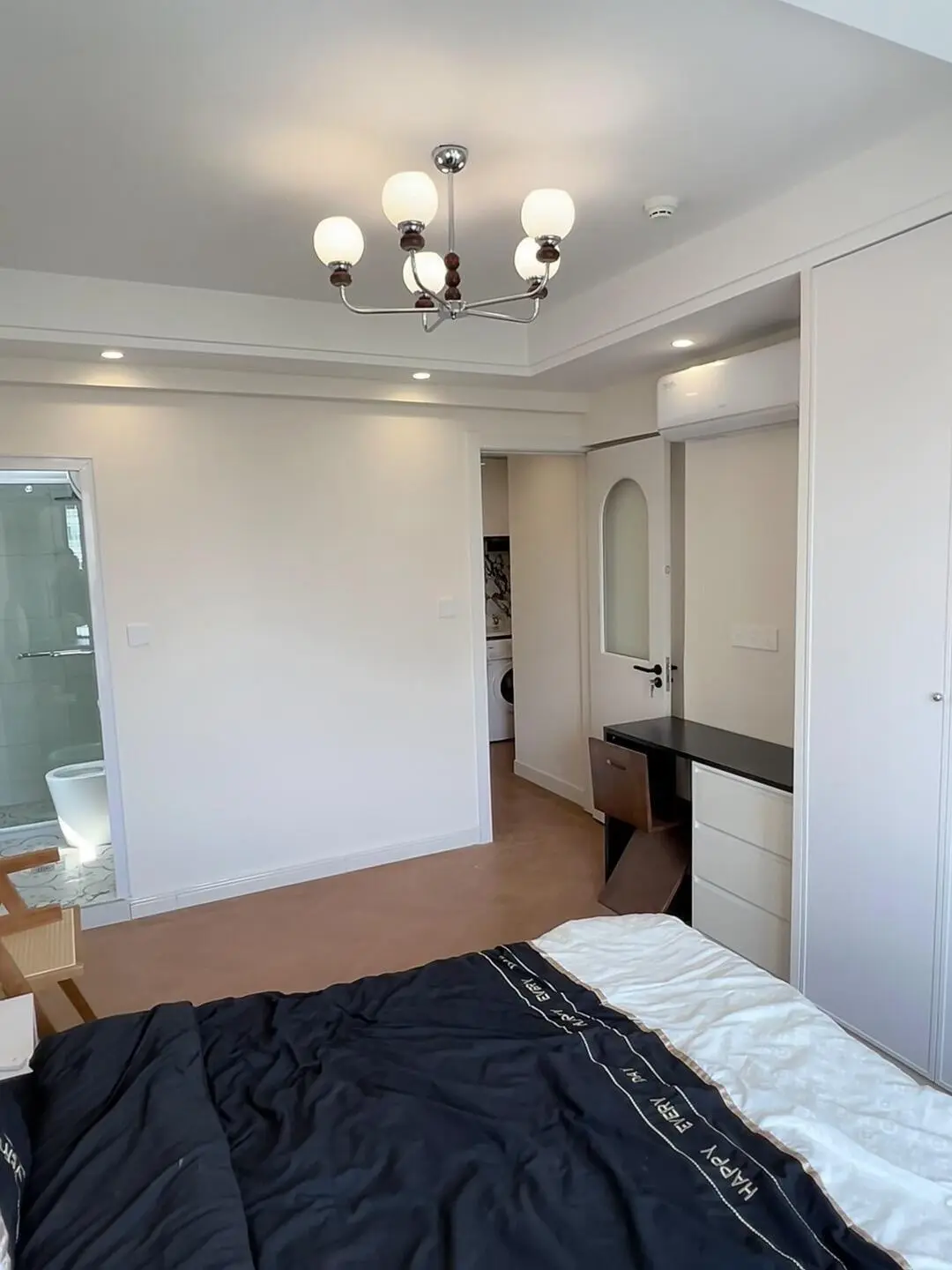 浦东13号线张江路，一室户2280，刚搬走|||