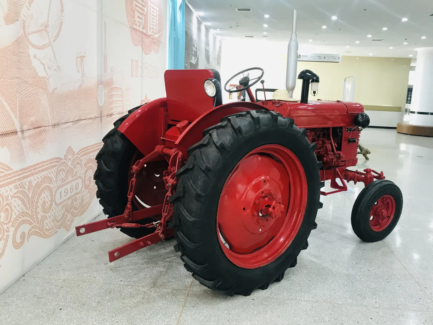 新疆红十月拖拉机：一段尘封的工业传奇