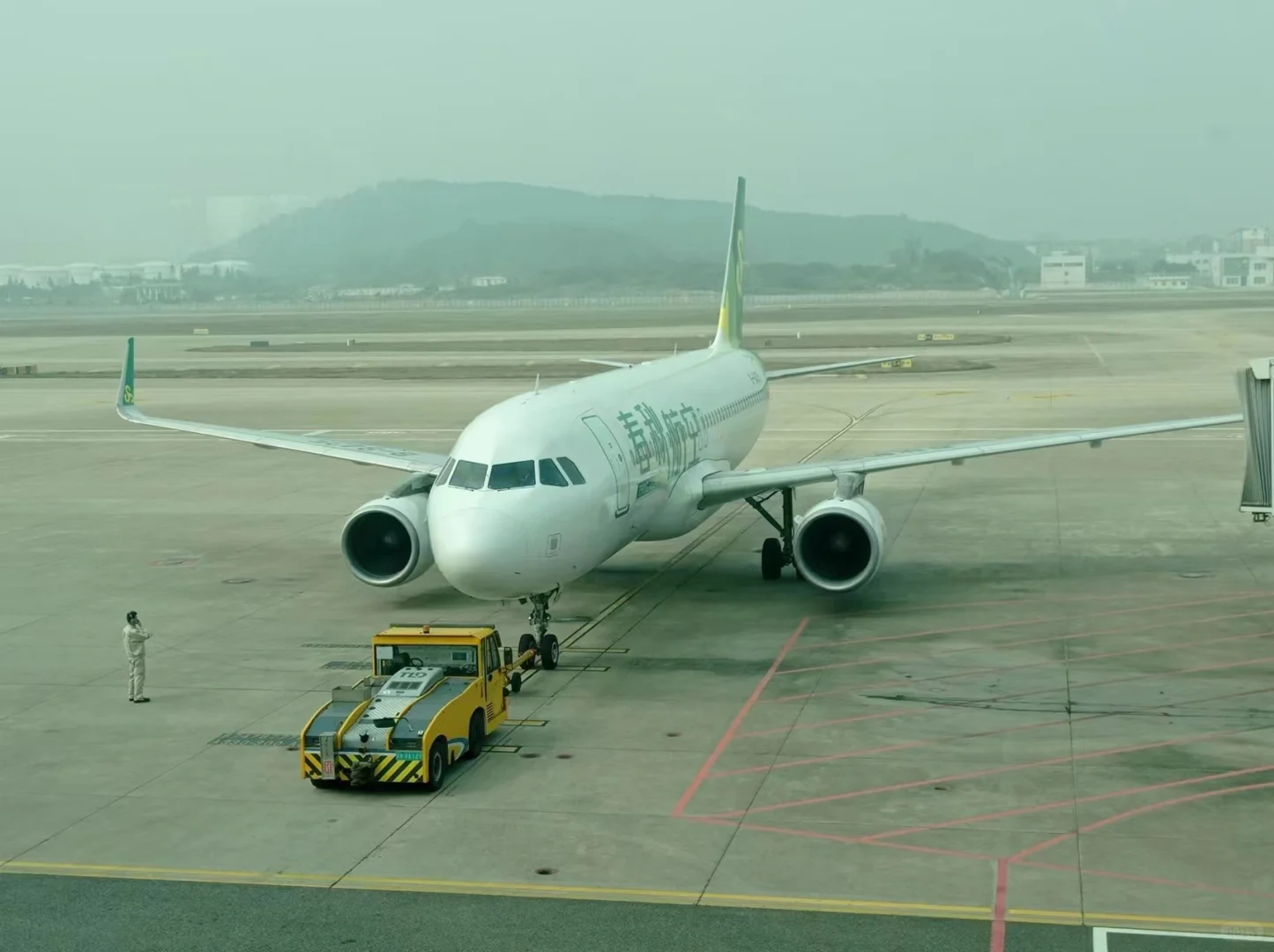 机场的各种职能车辆