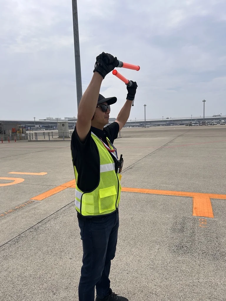 ✈️ 机场地面服务团队，让每次飞行更顺畅！ ✈️