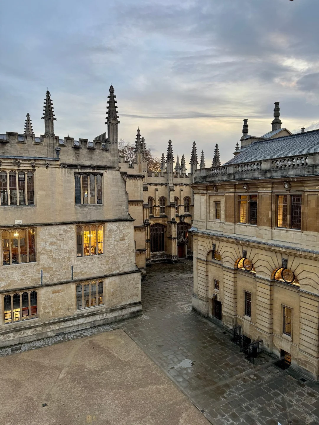 汉弗莱图书馆｜全球第四美古老图书馆