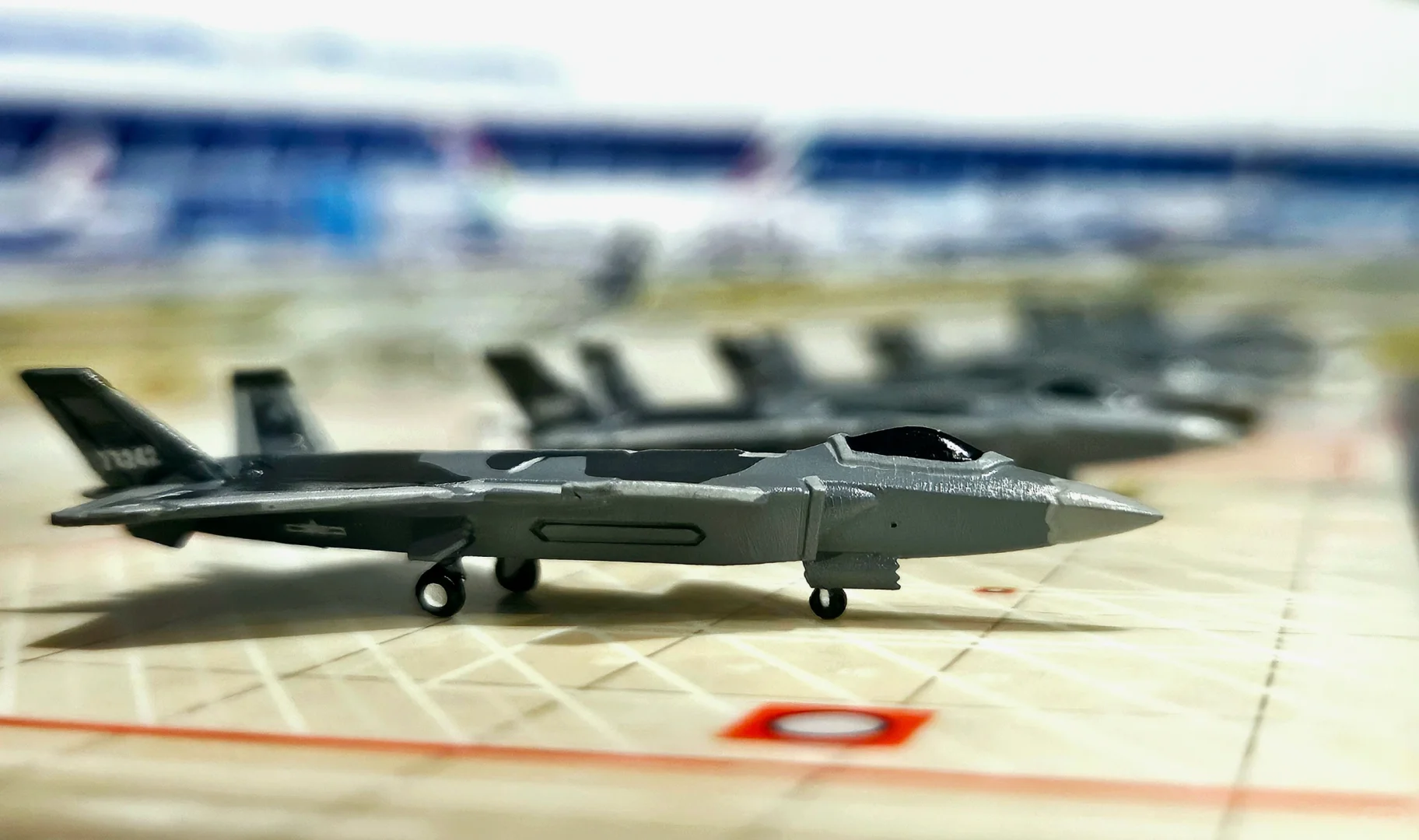 1/400 军民两用机场！