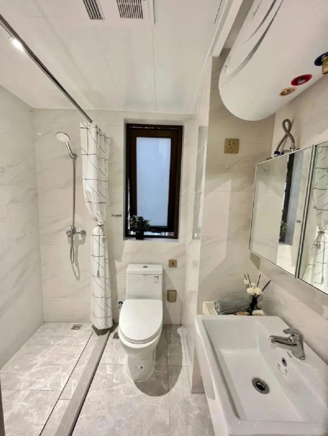 浦东2/13号线张江，玉兰香苑一室户1980