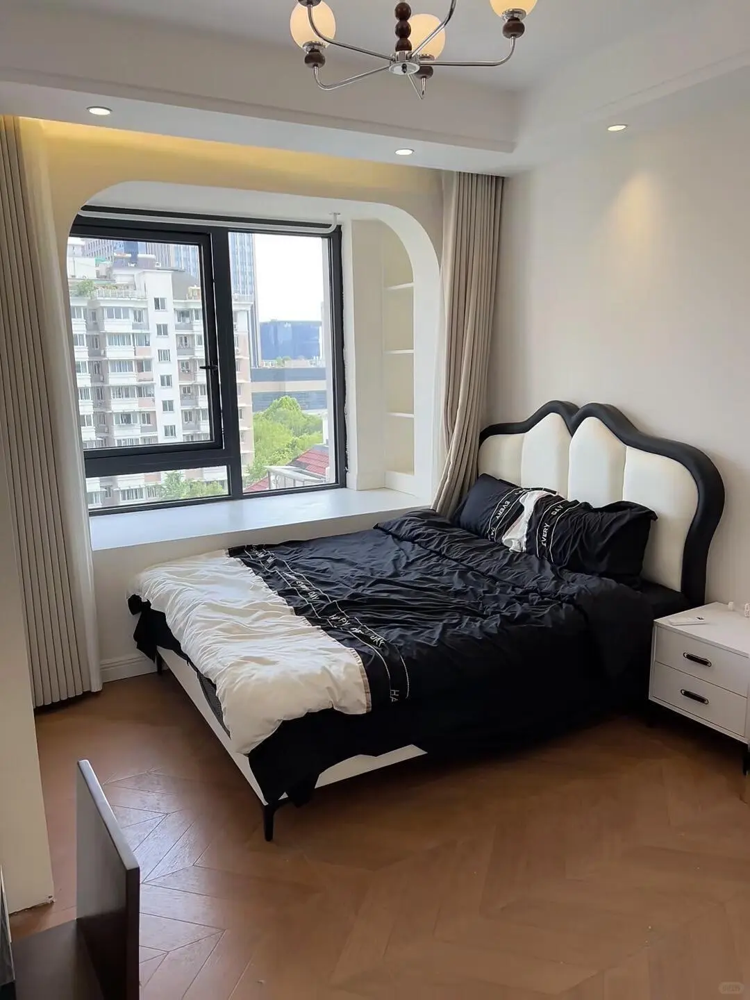 浦东13号线张江路，一室户2280，刚搬走|||