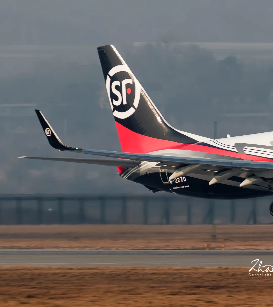 顺丰接收首架波音737-800货机