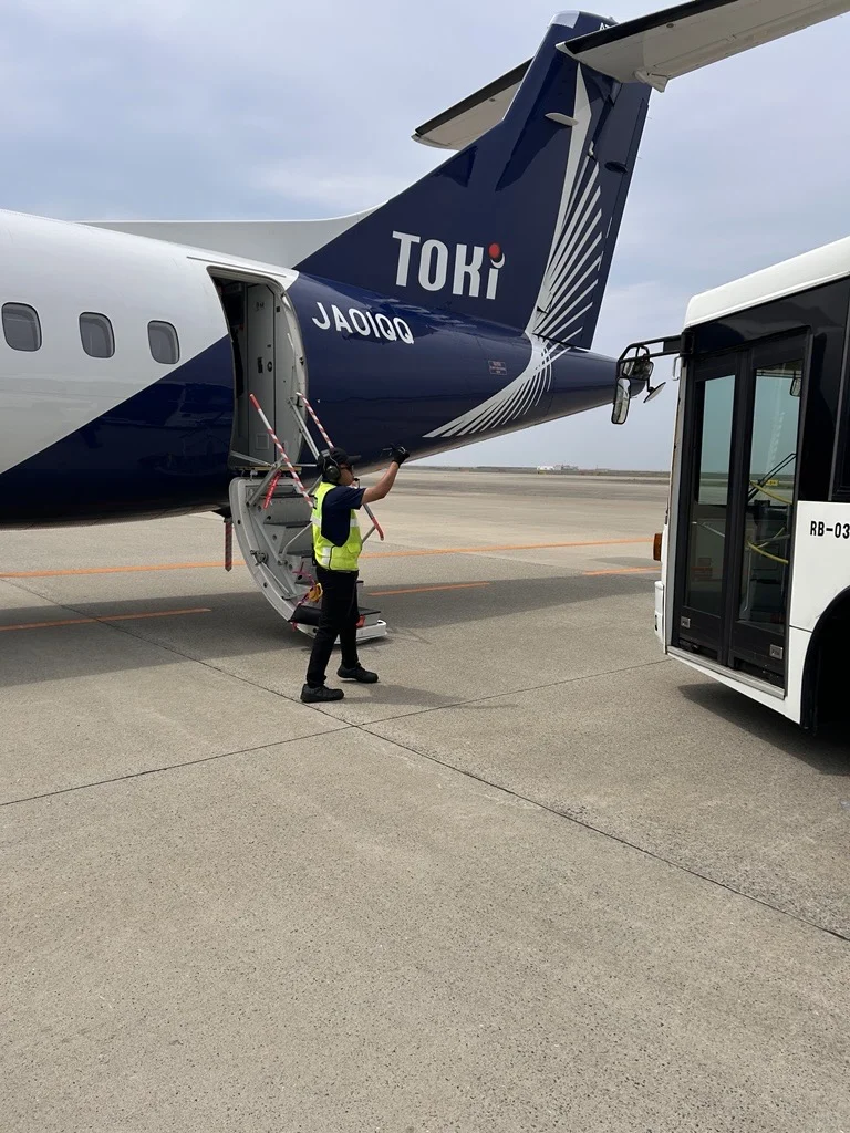 ✈️ 机场地面服务团队，让每次飞行更顺畅！ ✈️