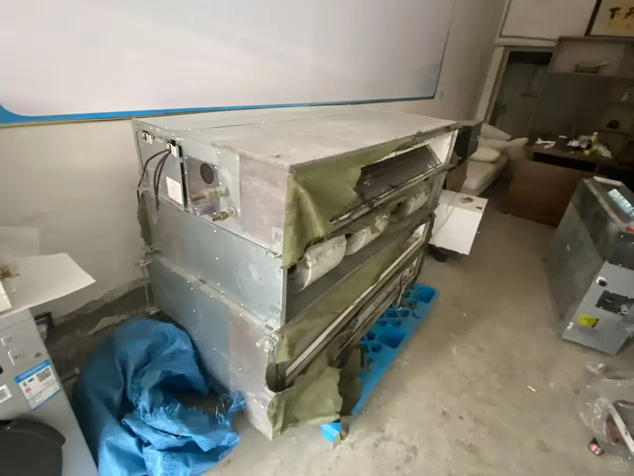 这谁顶得住啊！也太酷了！处理一批机器