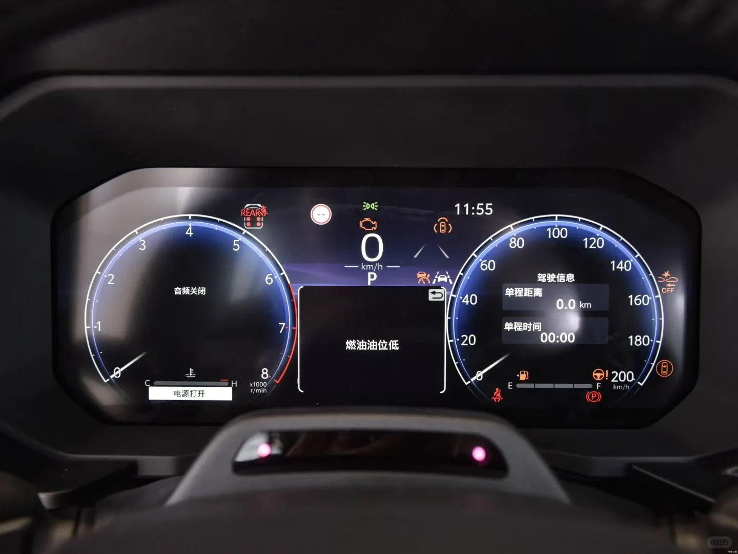 丰田霸道普拉多升级全液晶仪表，真有点好看