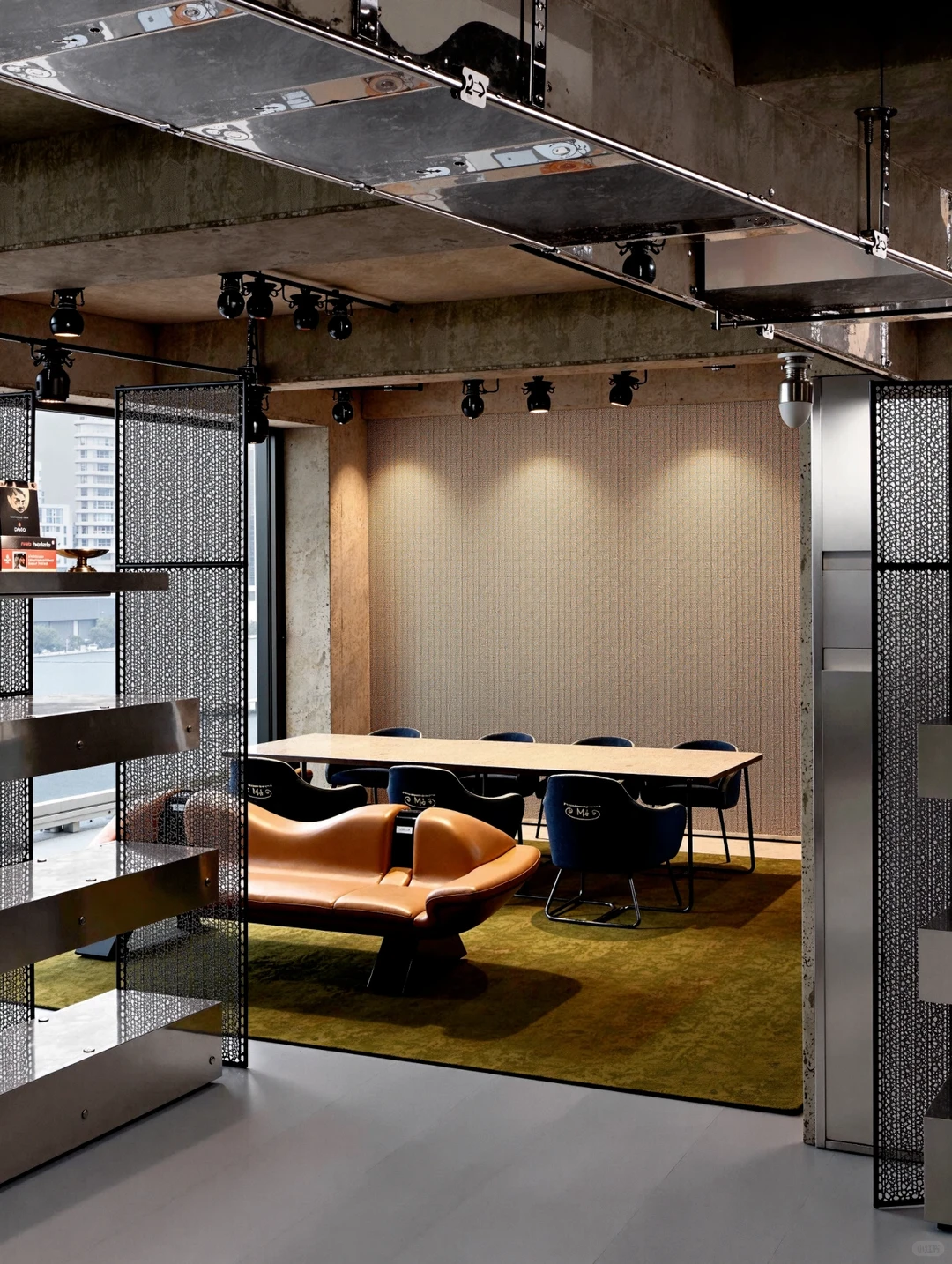 工业办公室大公开❗上班像逛展,灵感不掉线