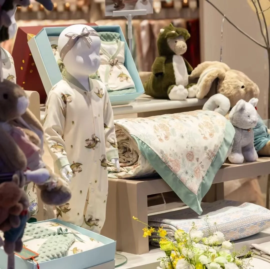 雅赞实体店~全国招商加盟中