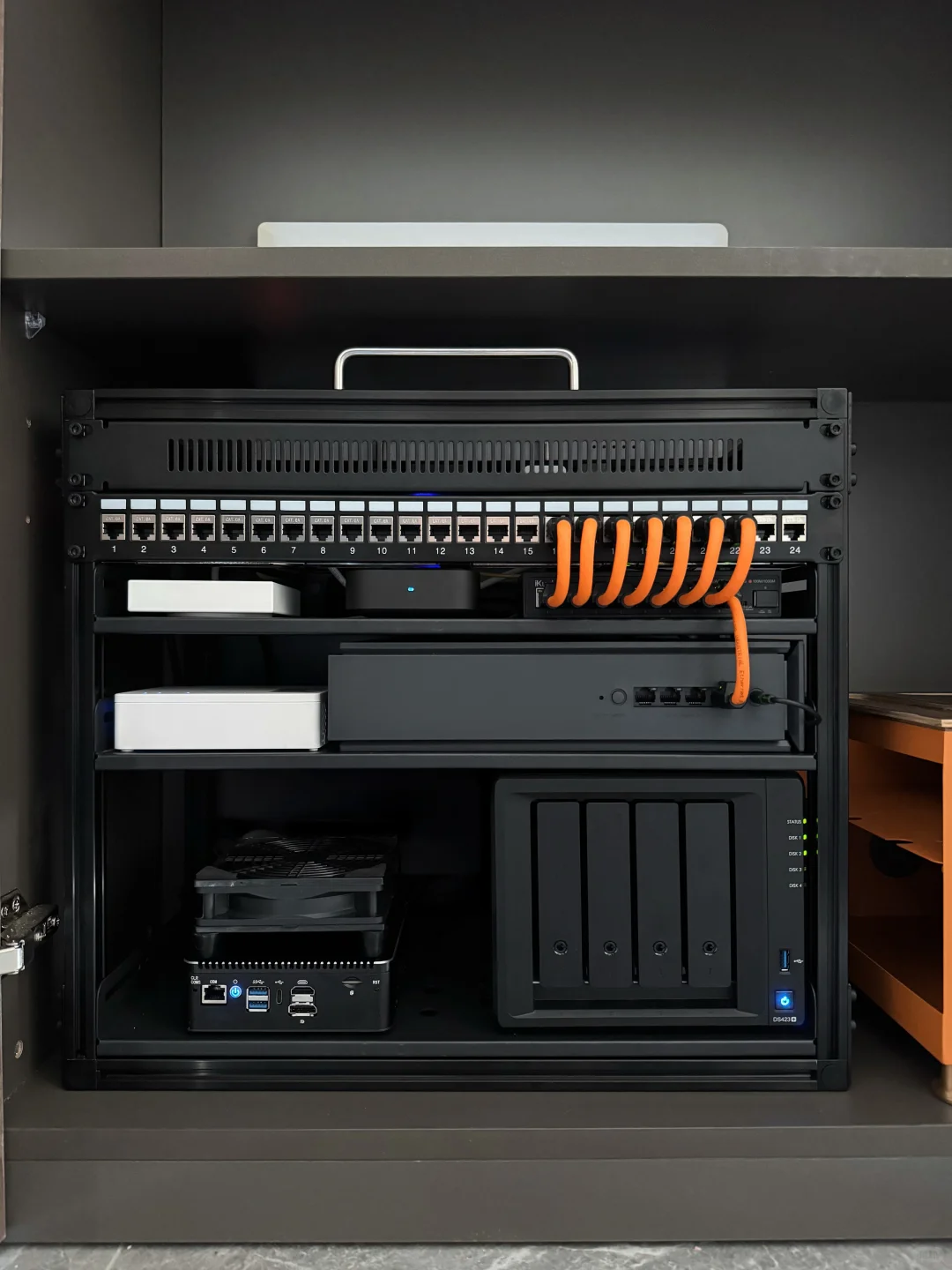 DIY铝型材 纯黑机柜