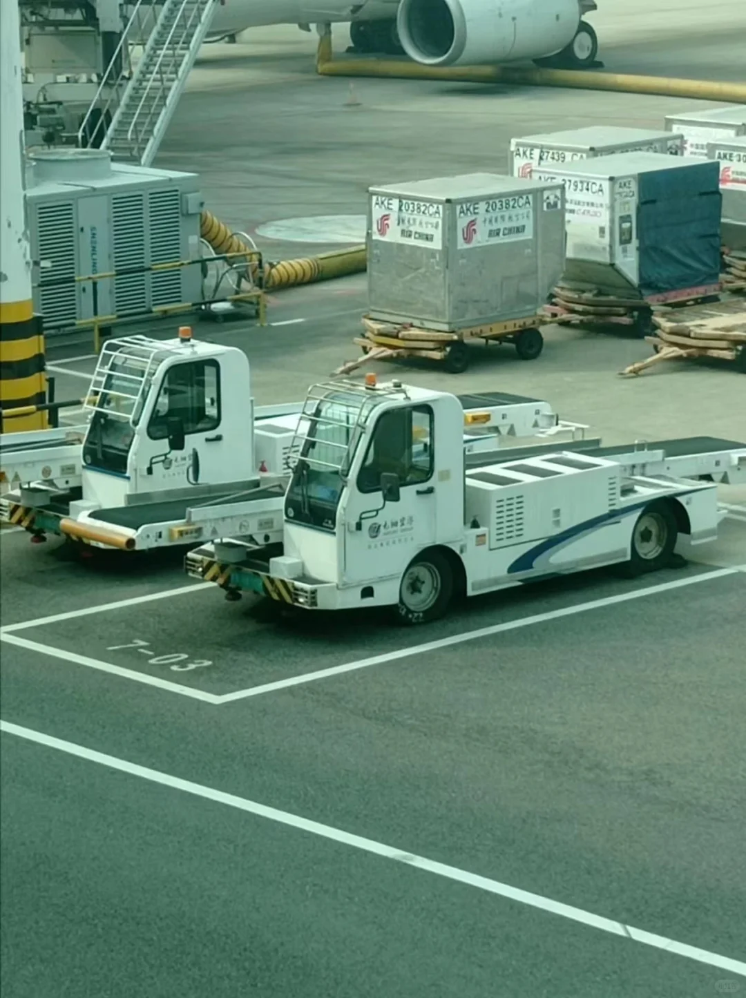 机场的各种职能车辆