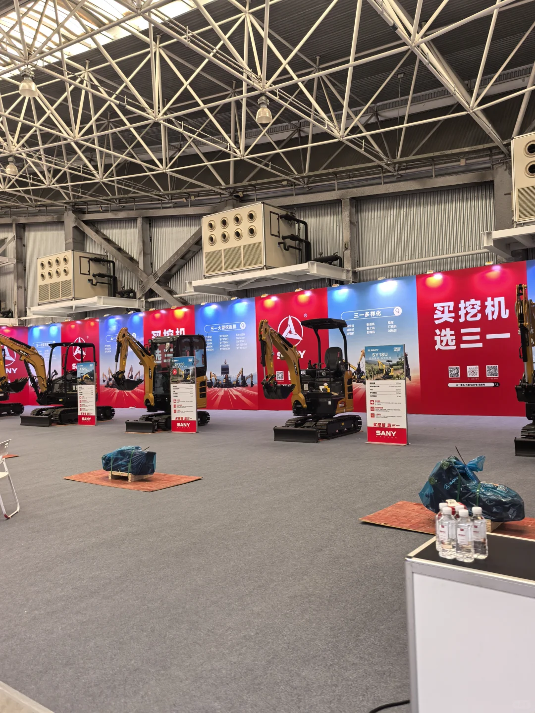 千万别带娃来这个机械展！踩大雷了?