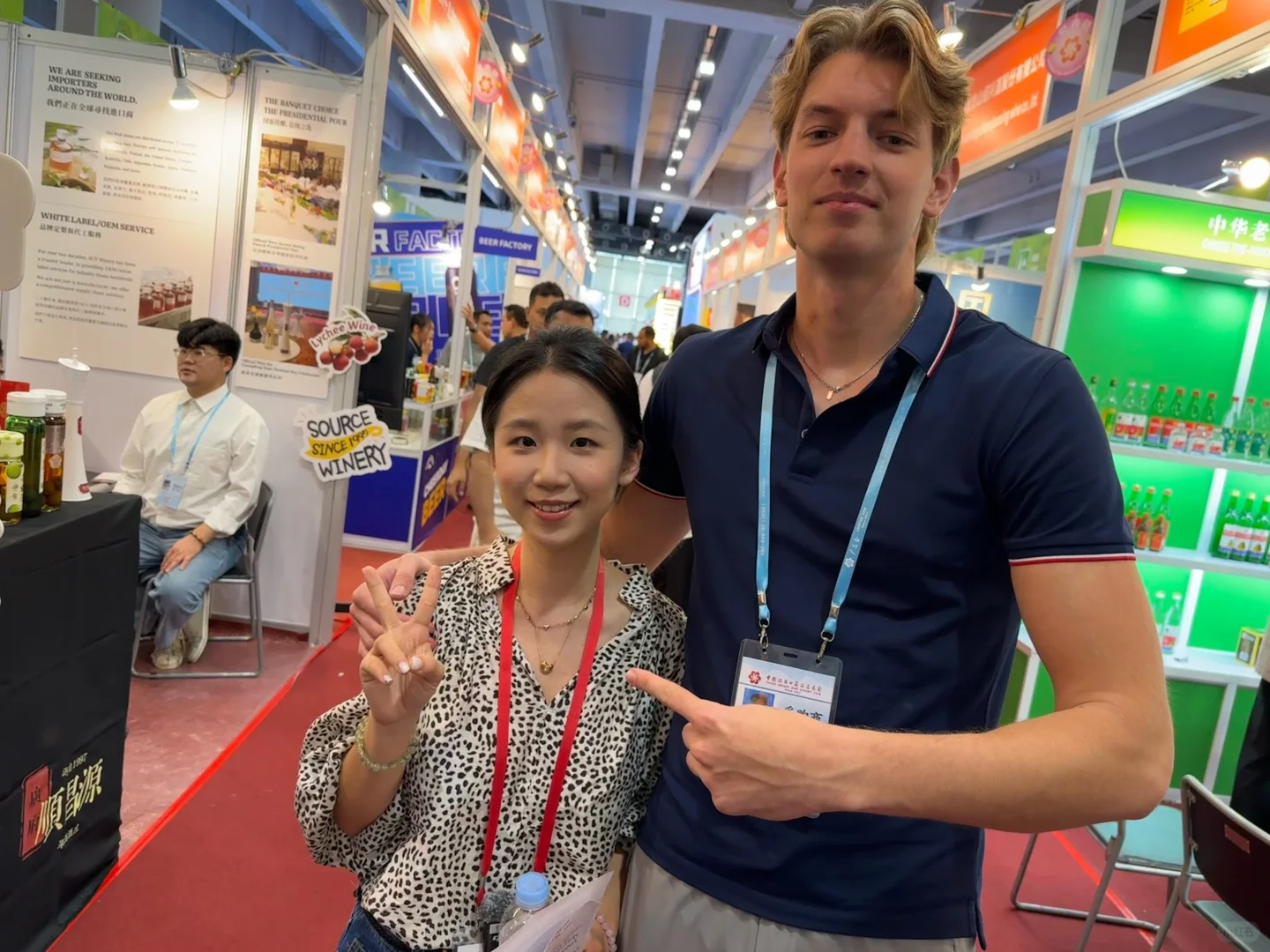 广交会好多帅哥美女