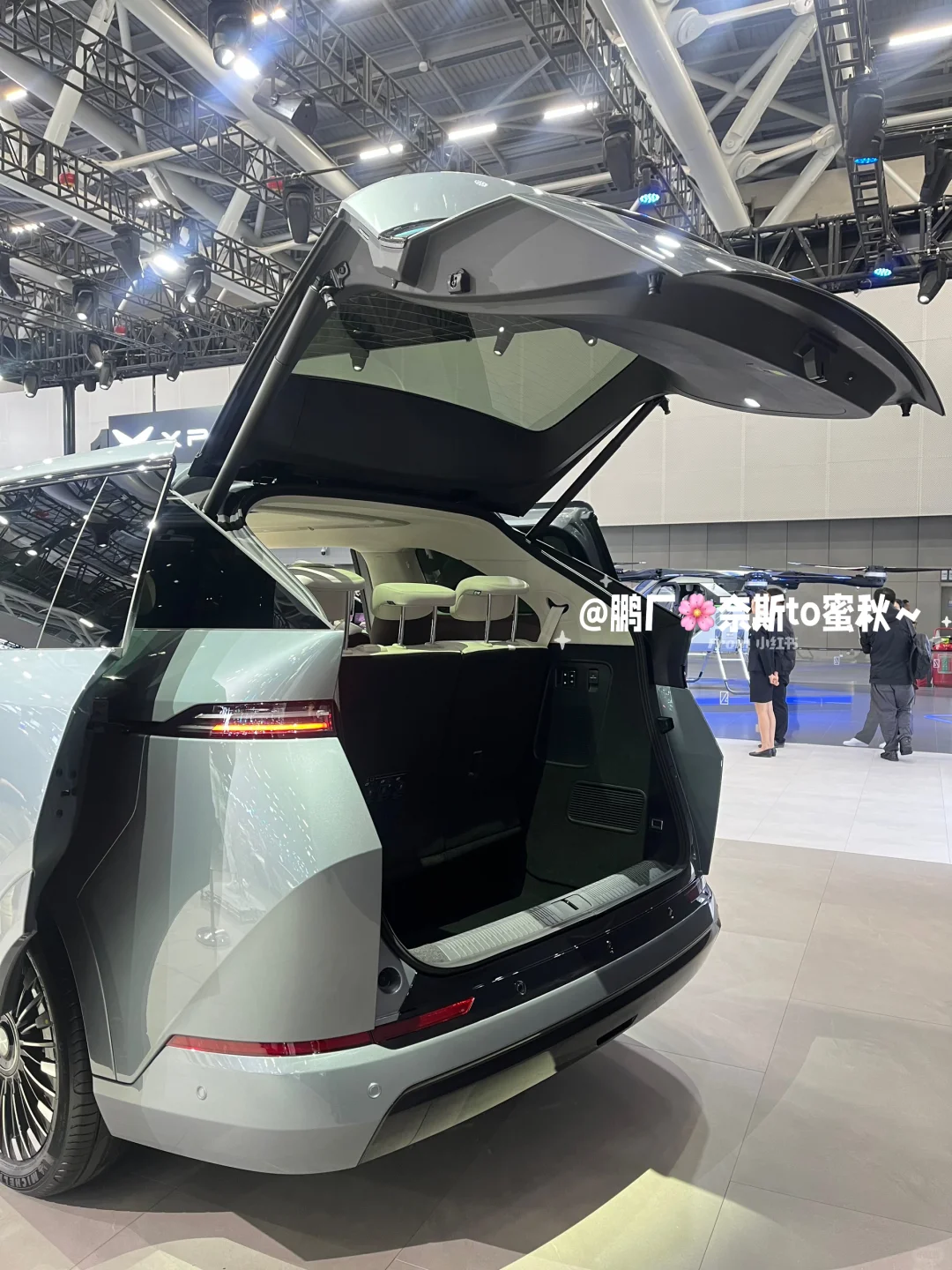 广州国际车展｜小鹏展台 蜜秋来look look