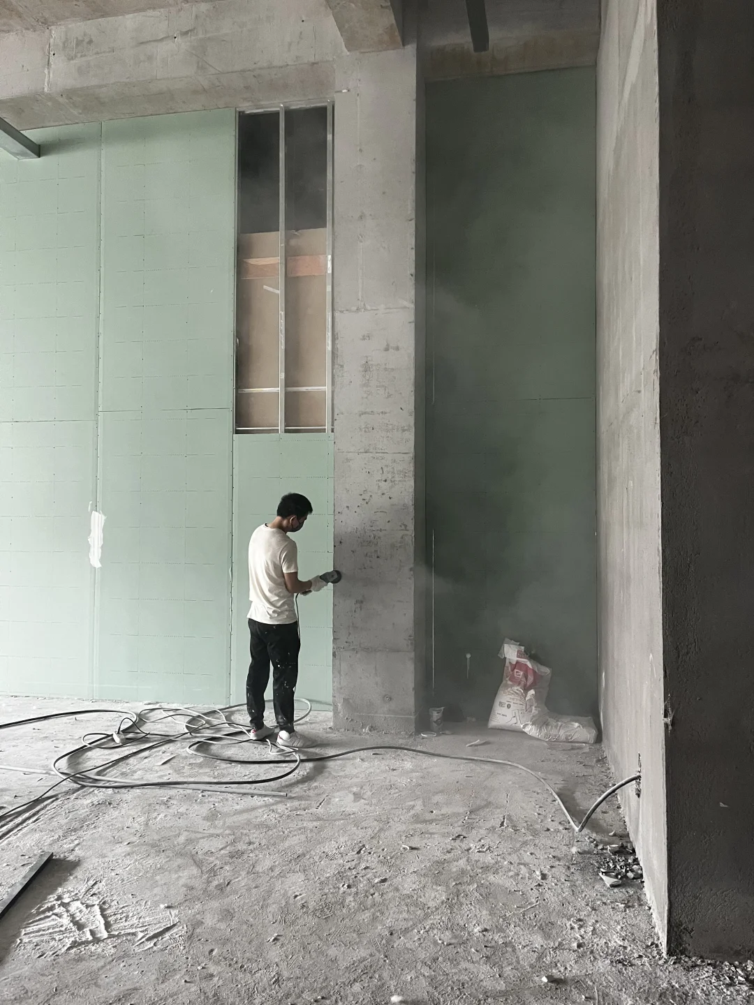 2000平汽车展厅装修