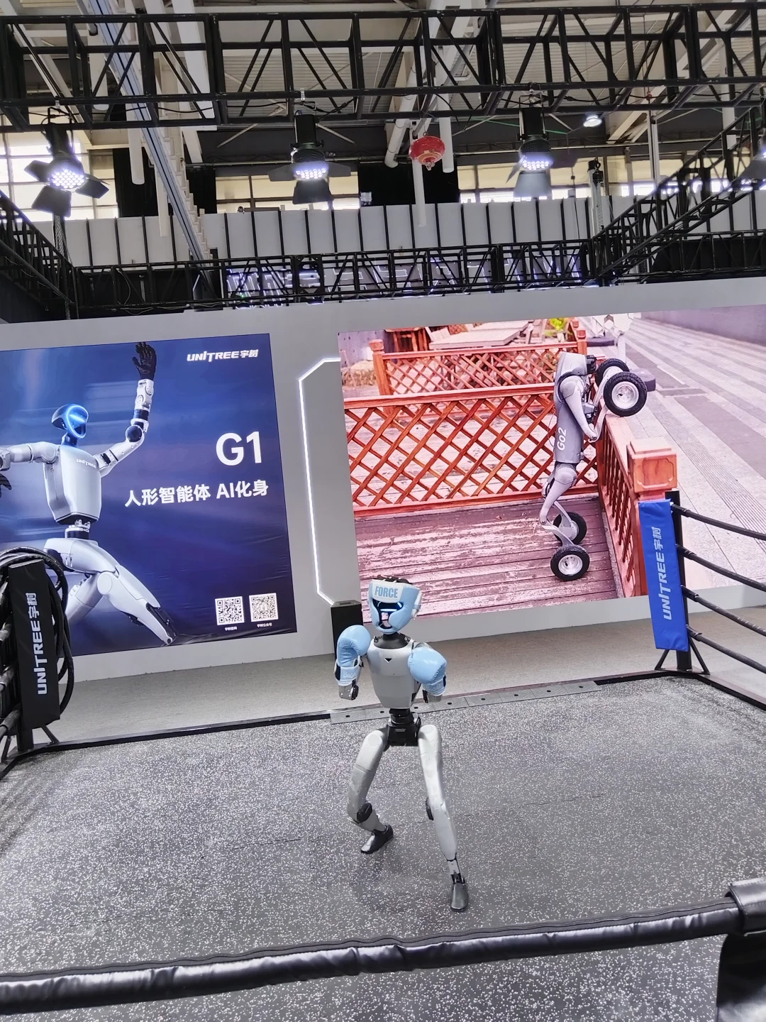 沉浸式逛智能制造博览会，寿险顾问时代同频