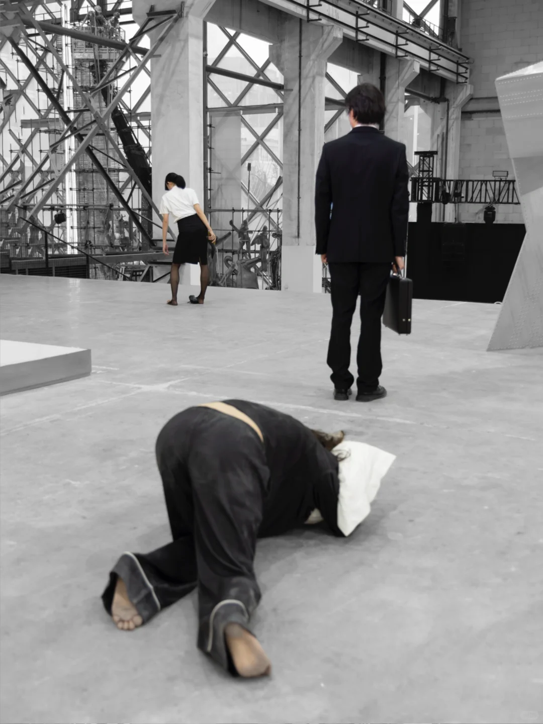 现场行为表演｜ 《三点一线》