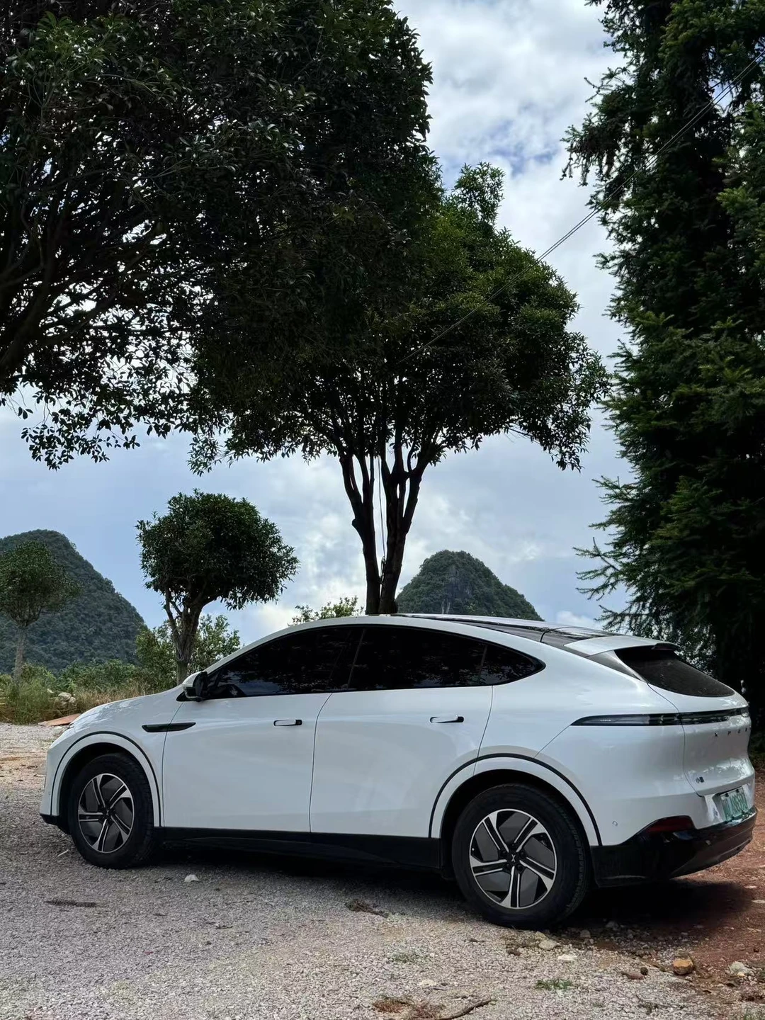 100万鹏友共见证 小鹏2025百万整车荣耀下线