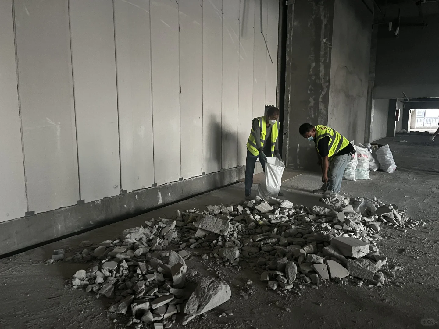 2000平汽车展厅装修