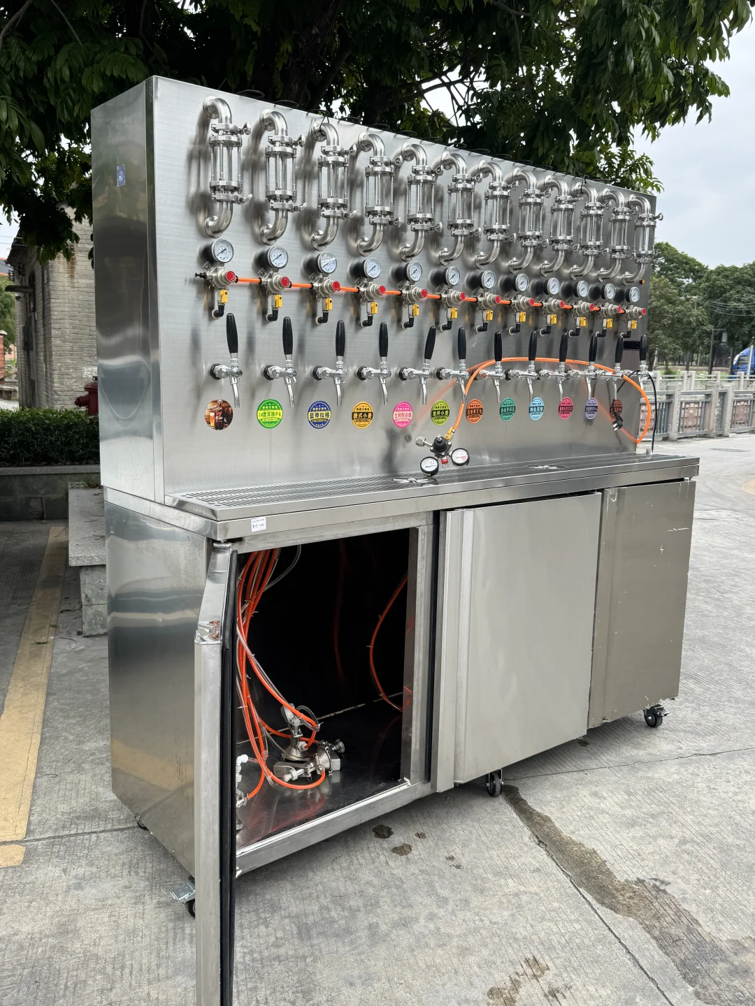 闲置一台12头直冷啤酒机