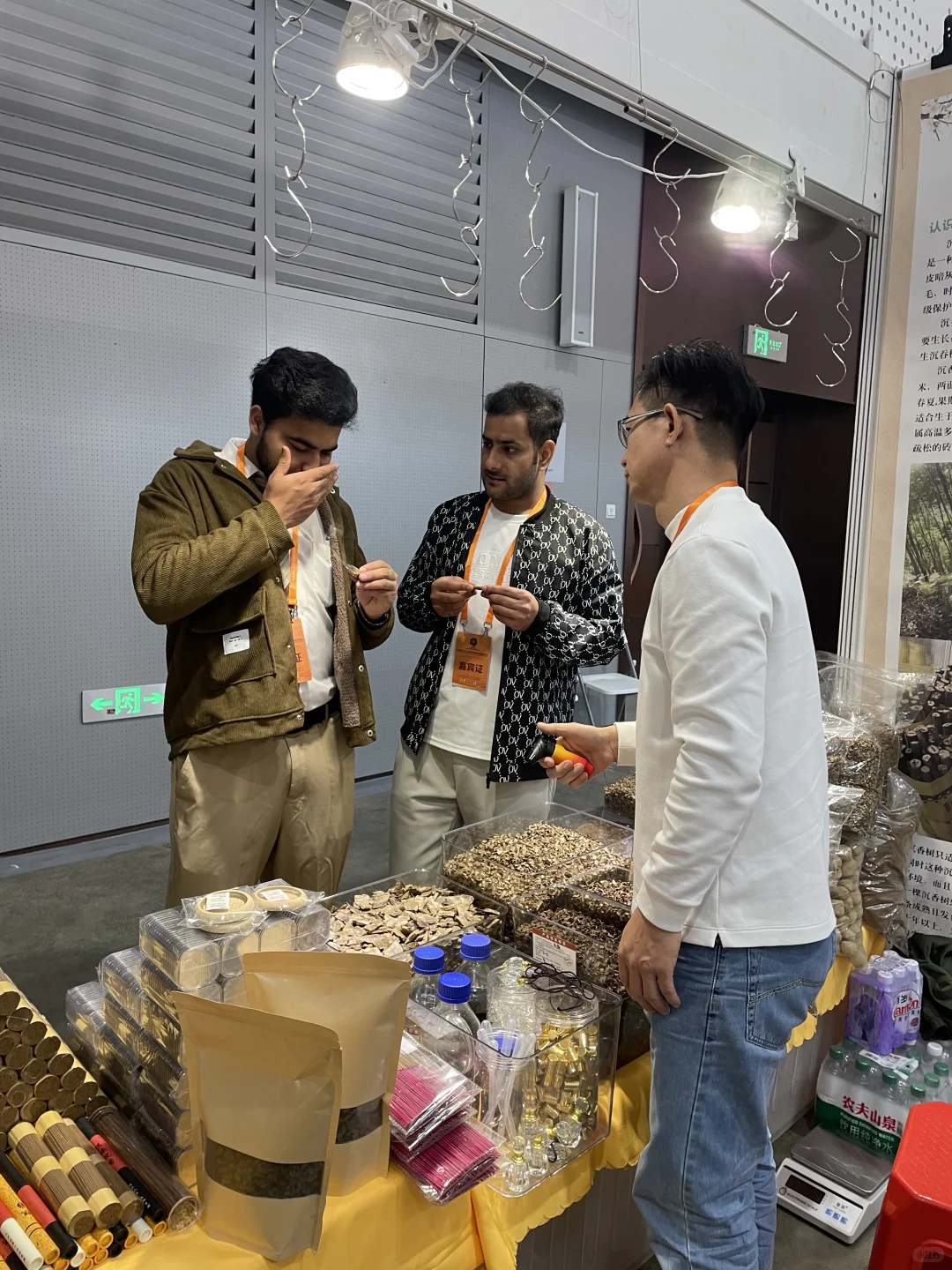 我在5号馆B96，欢迎新老朋友到来喝茶