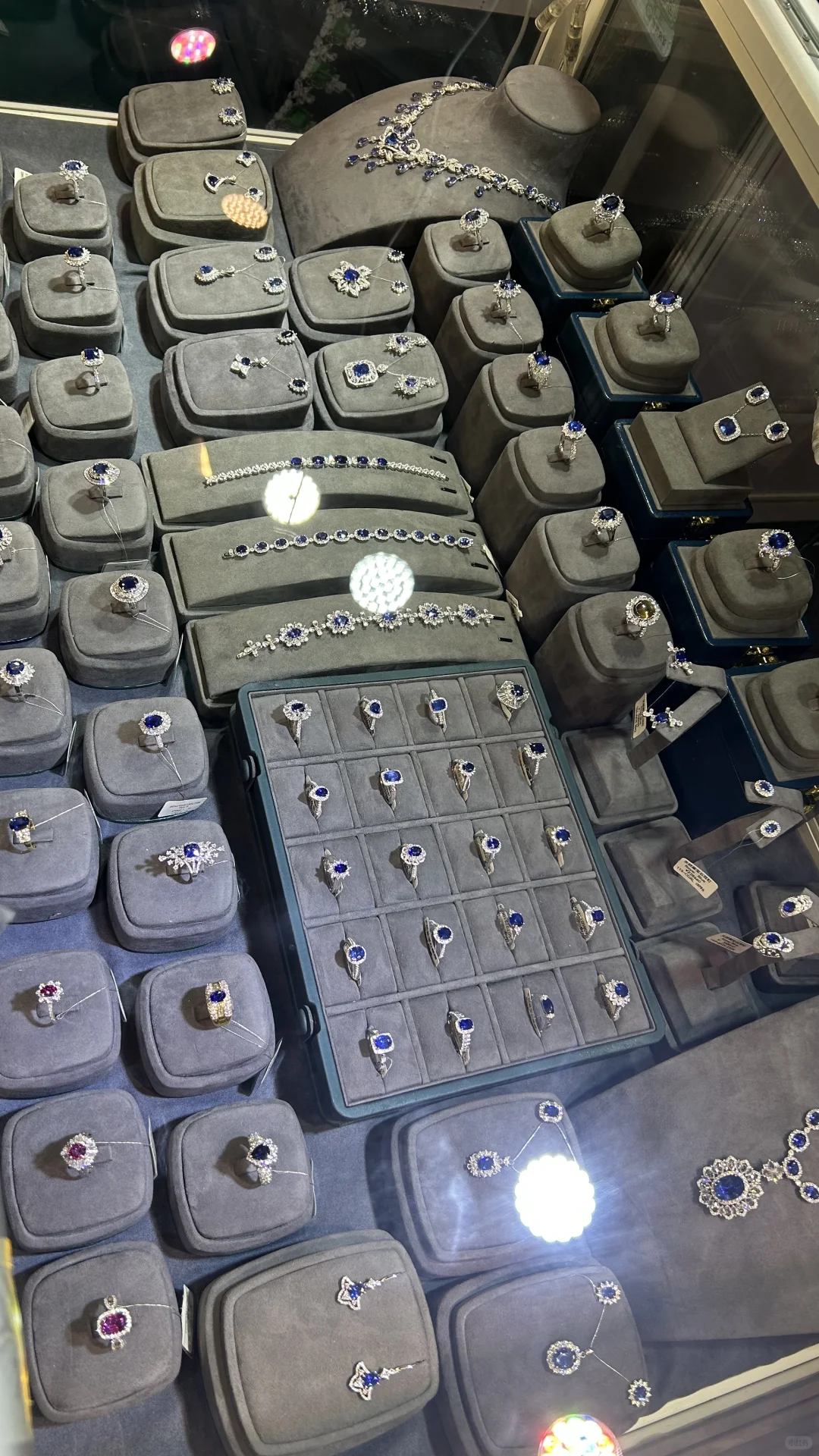 上海世博展览馆浦东新区珠宝展今天第一天啦