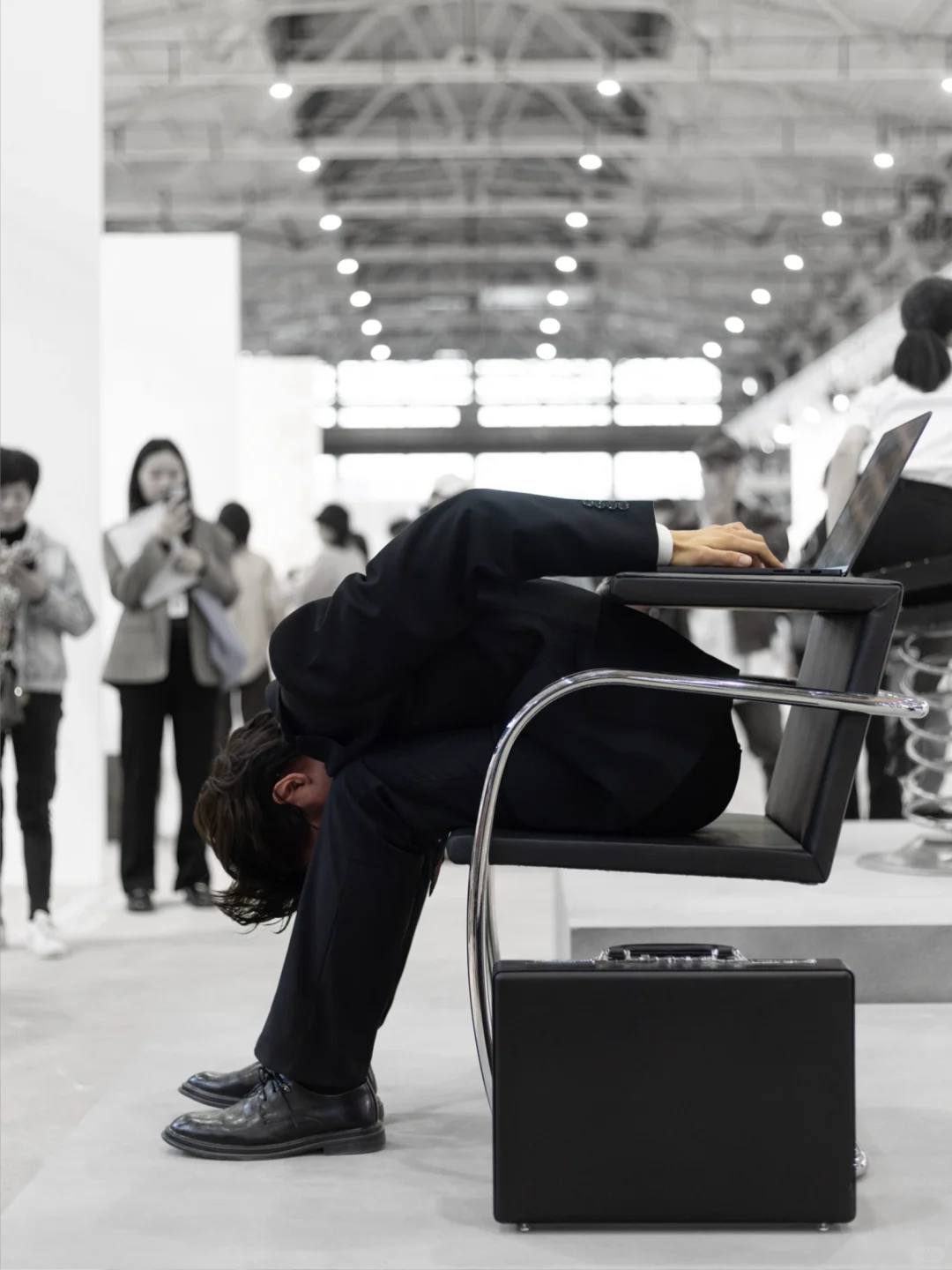 现场行为表演｜ 《三点一线》