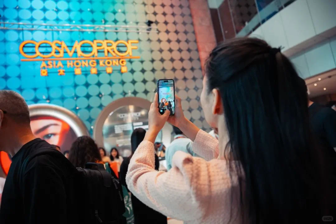 香港亚太美容展的摊位工作已悄然拉开序幕