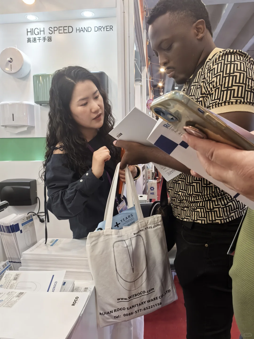 广交会二期第一天忙不停